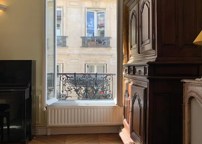 Lägenhet Chaleureux 3 Pieces Haussmanien Au Coeur Du Quartier Latin Paris